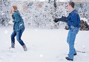 play in the snow