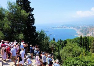 sightsee