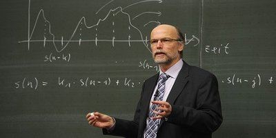 University Classes - Professors and Curriculum